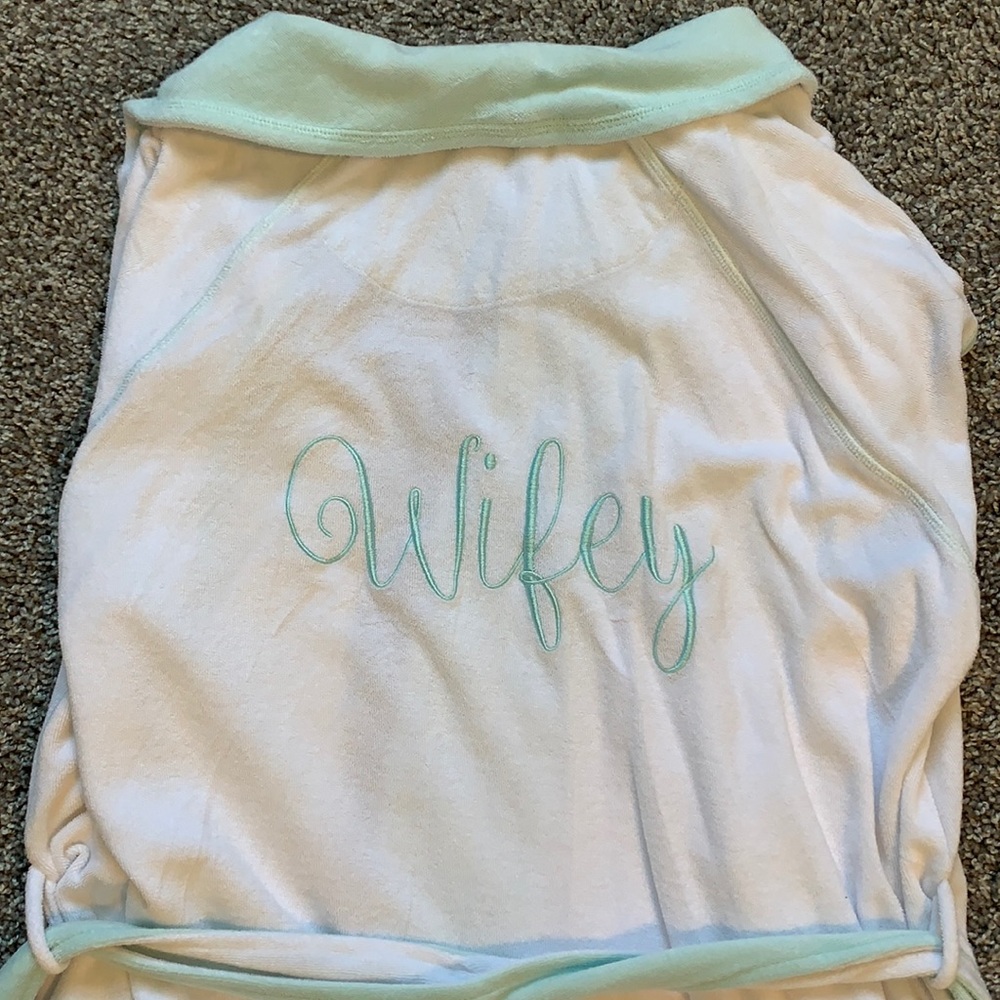 Short sleeve “wifey” robe